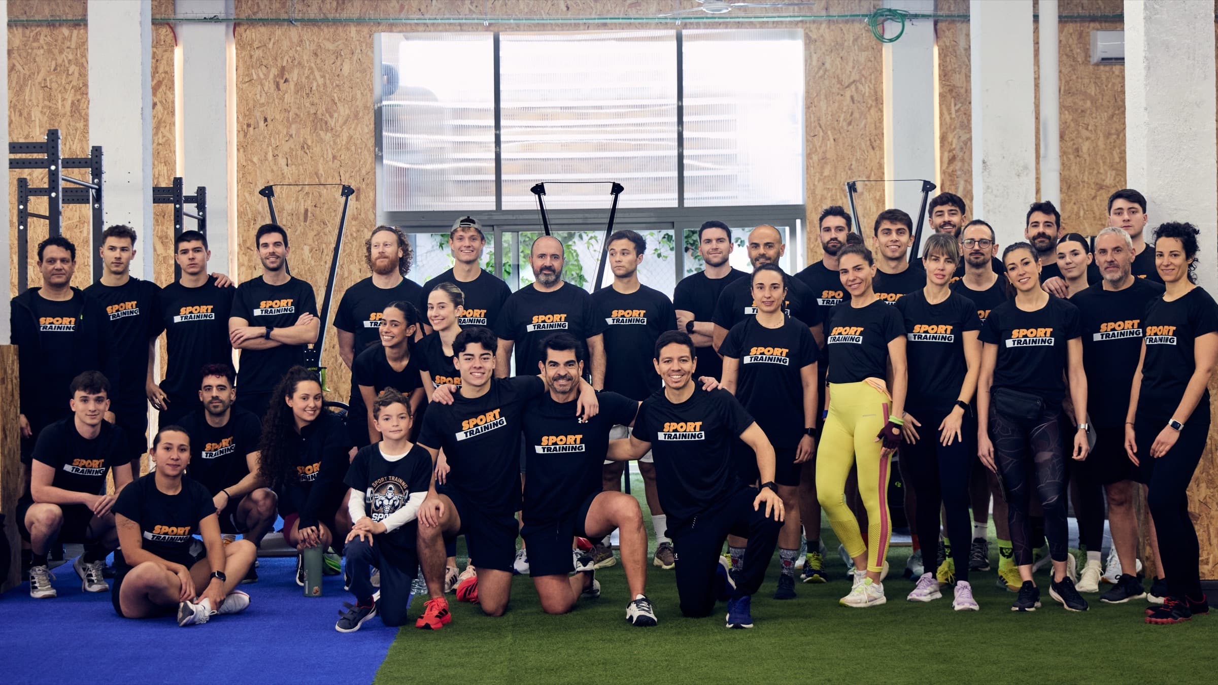La comunidad de Sport Training reunida tras una jornada HYROX